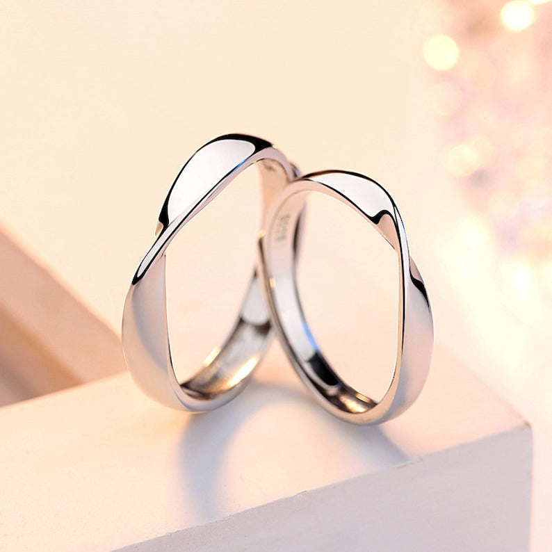 Mobius Couple 92.5 Silver Ring