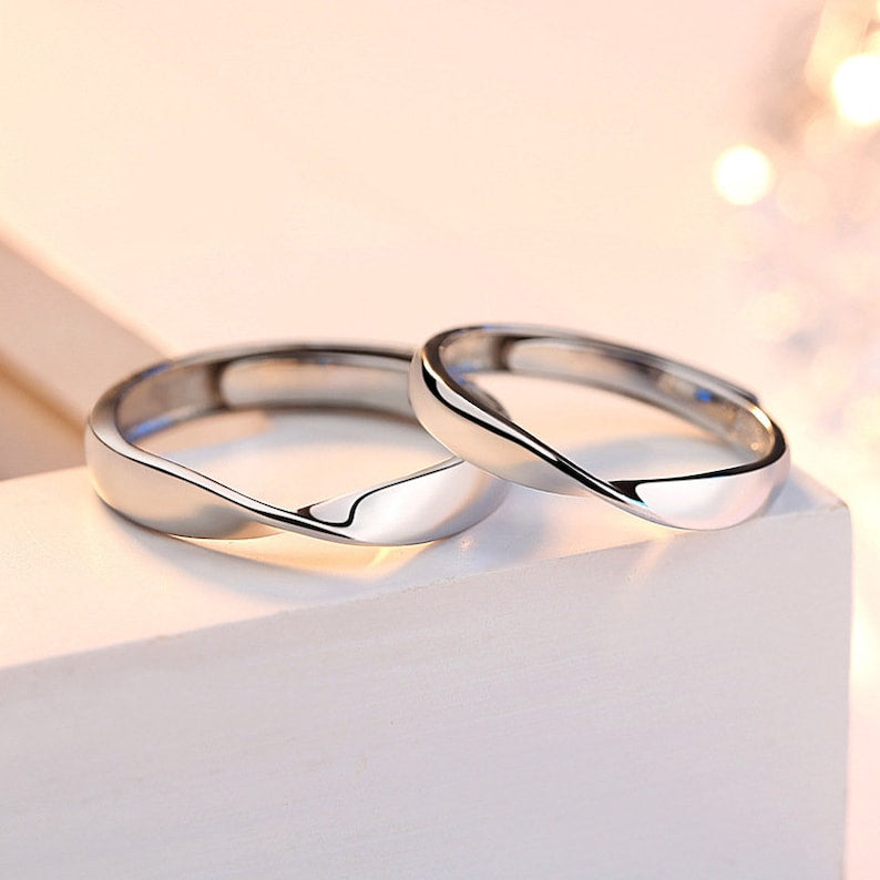 Mobius Couple 92.5 Silver Ring